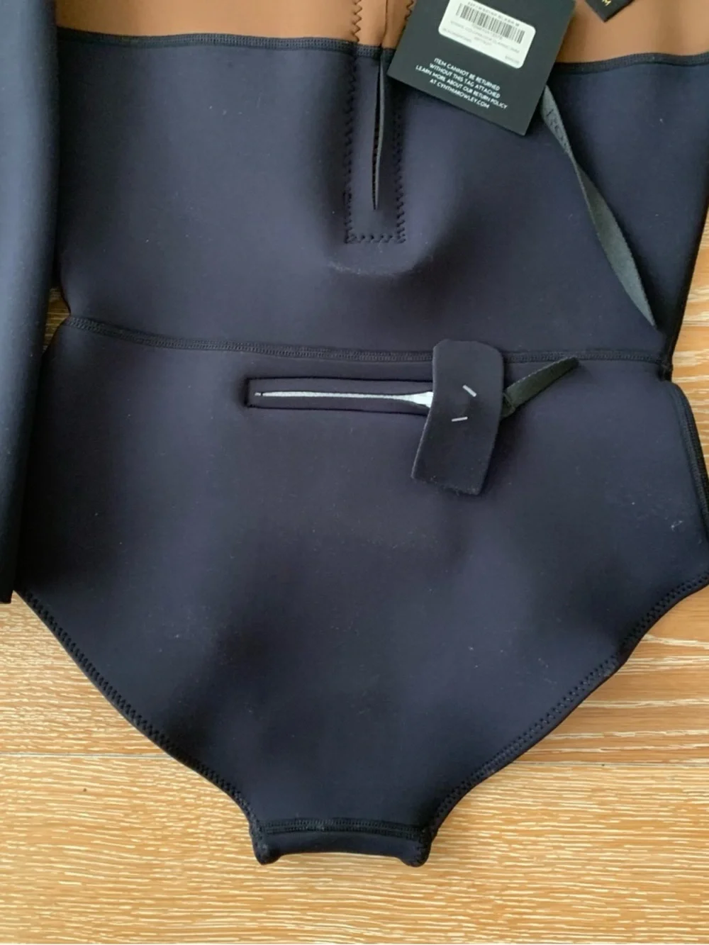 Cynthia Rowley Black and Brown Long-Sleeve One-Piece Wetsuit 2mm NWT - Picture 7 of 8